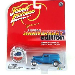 Johnny Lightning Limited Anniversary '33 Ford Delivery 1:64